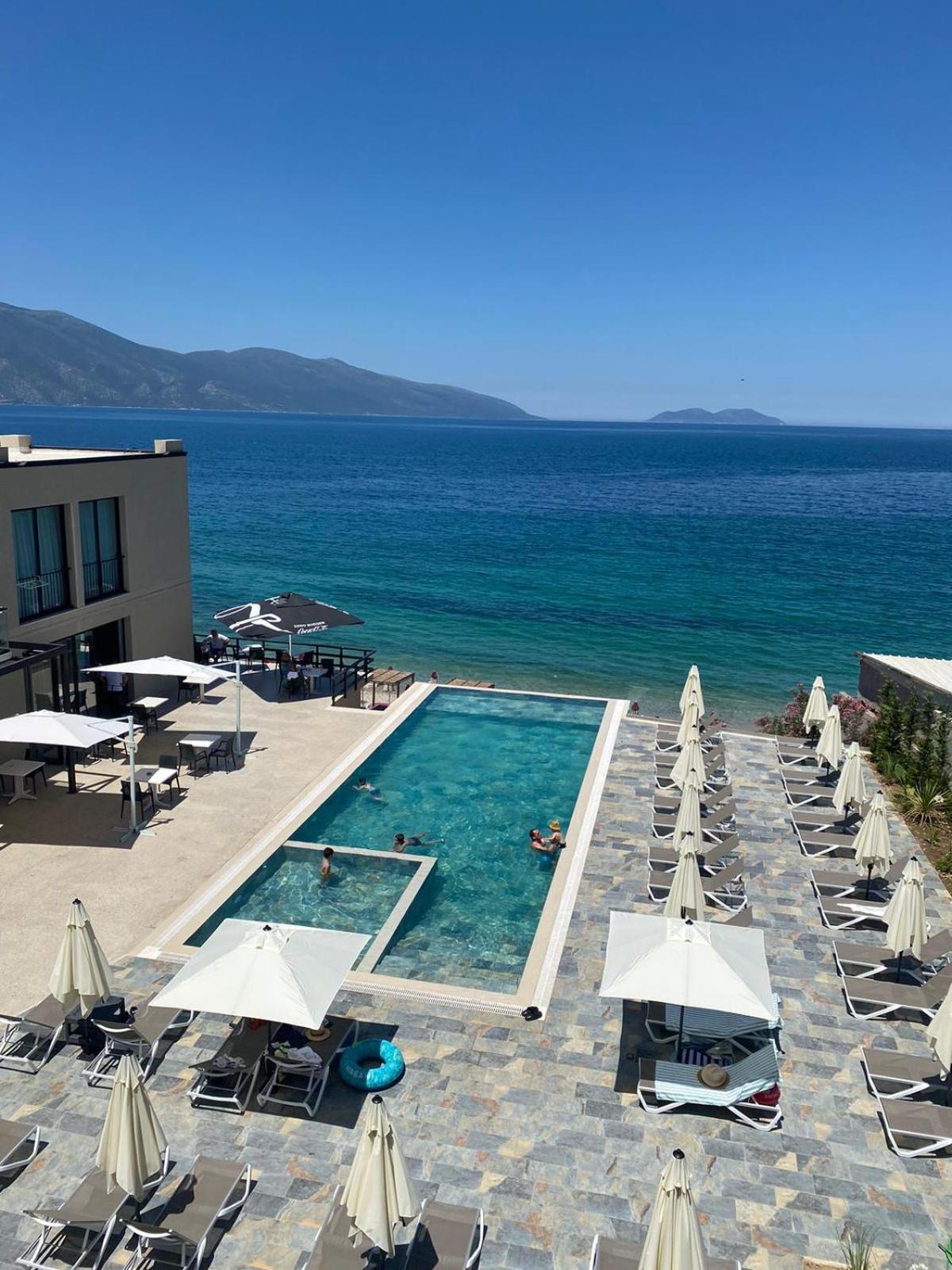 Dukes Albania Hotel Vlore Exterior photo